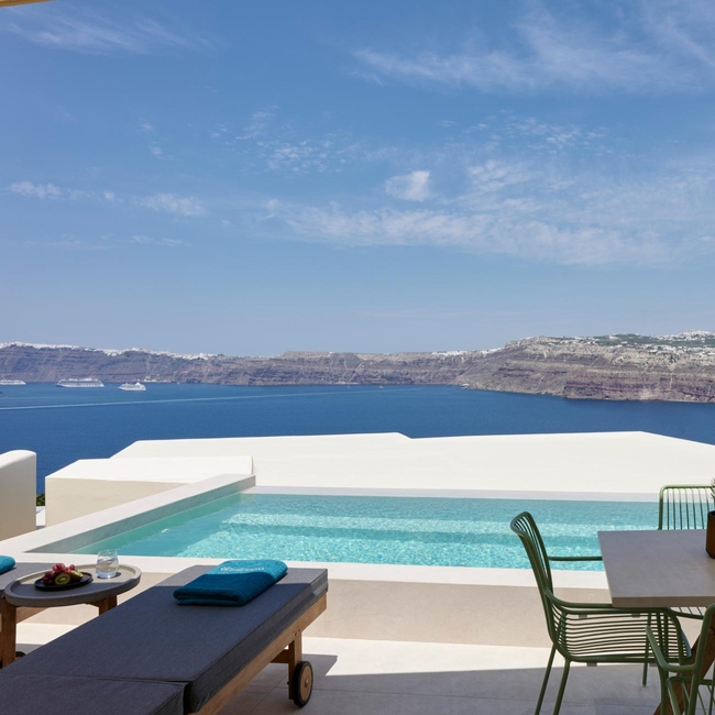 Hotel Apanemo in Santorini - Five hotel room types to let.